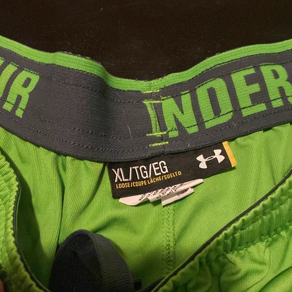 Under Armour athletic shorts , XL - Picture 3 of 4